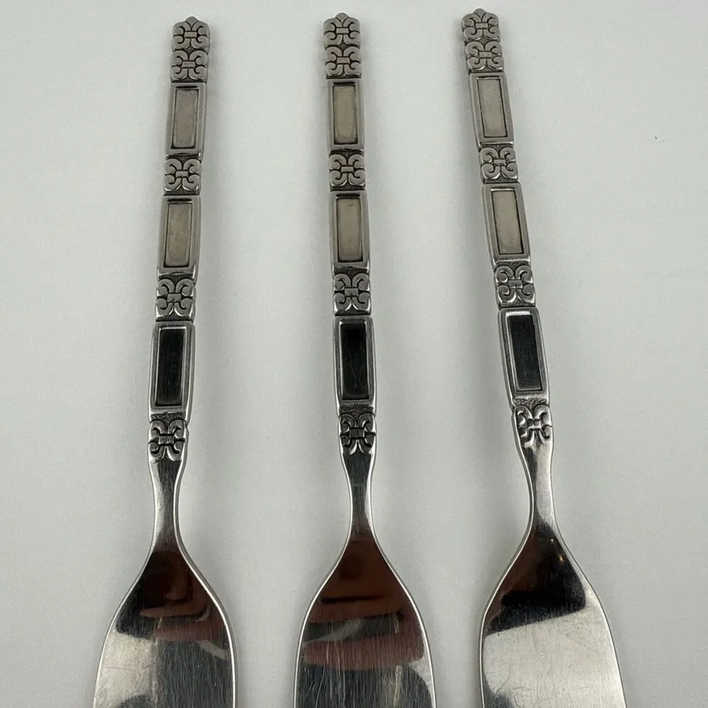 Lot 3 Oneida Community MADRID NO BLACK ACCENT SALAD FORKS Stainless 6 7/8